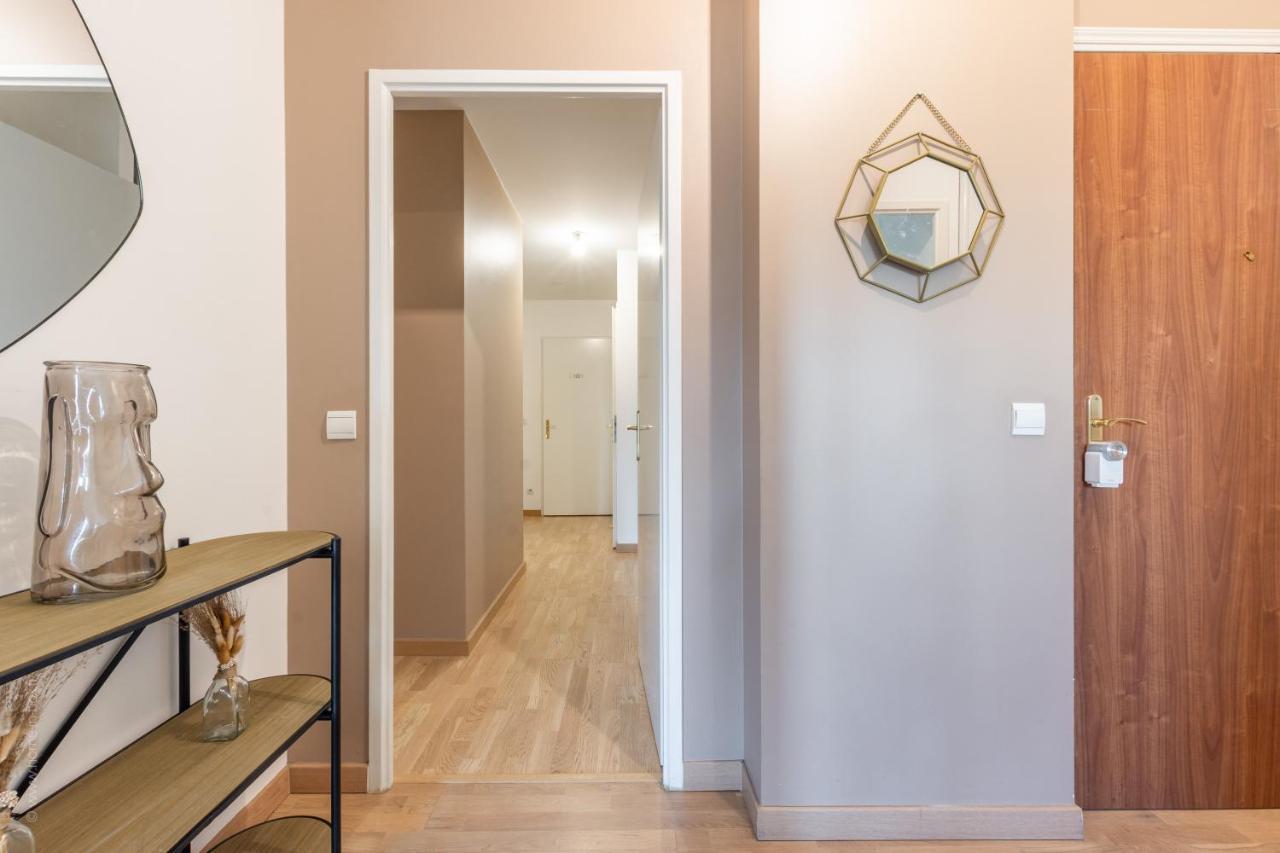 Appartement Luxe Flat For 7 - Fairytale Factory à Bussy-Saint-Georges Extérieur photo